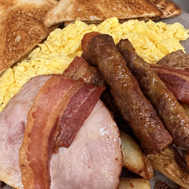 Country Breakfast at Bobola's Restaurant in Nashua NH